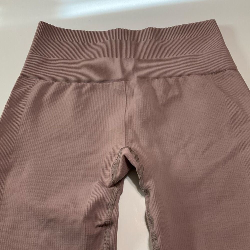 Lululemon Awakening Crop Leggings, Size 4, Mauve gorpcore yoga - Picture 6 of 13
